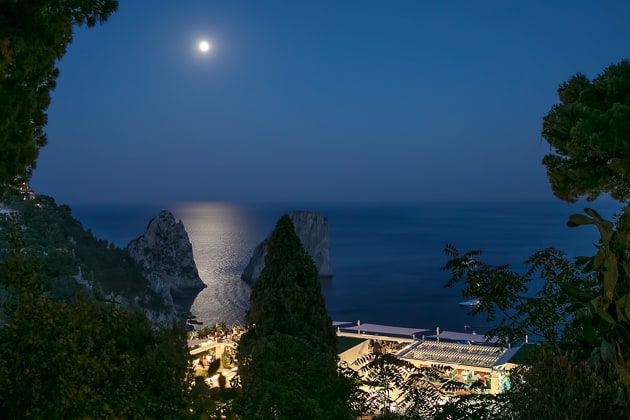 Capri Rooftop Lounge Bar